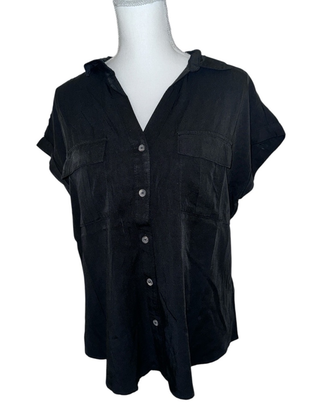 NWOT Zenana button-down blouse. Retail $34.00